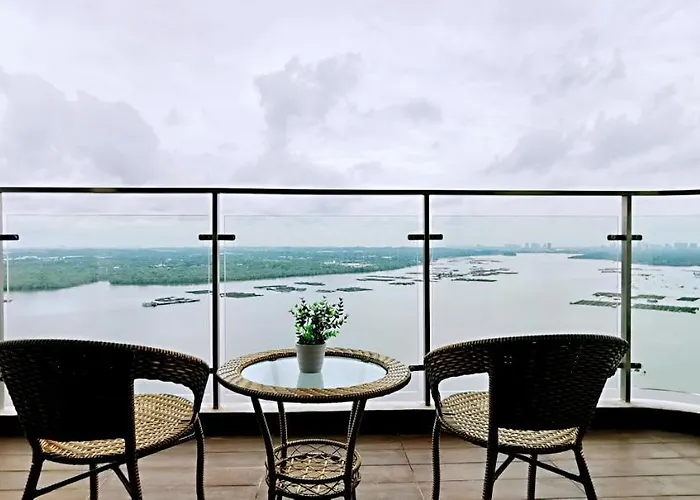 Superb Seaview Royal Strand Danga Bay Country Garden