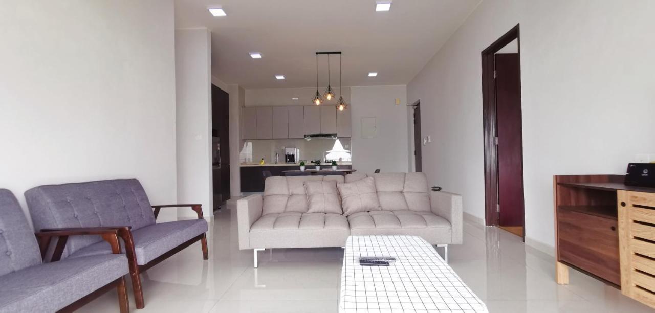 Superb Seaview Royal Strand Danga Bay Country Garden