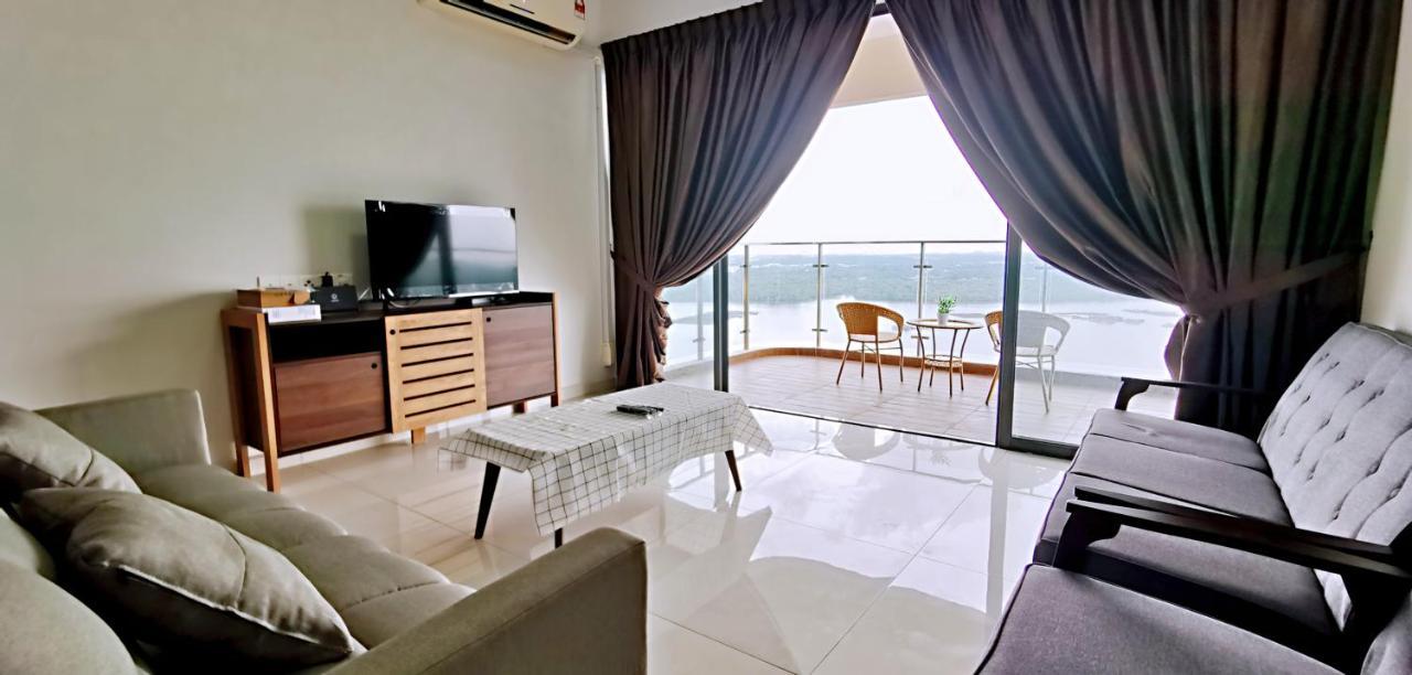 Superb Seaview Royal Strand Danga Bay Country Garden Apartemen *